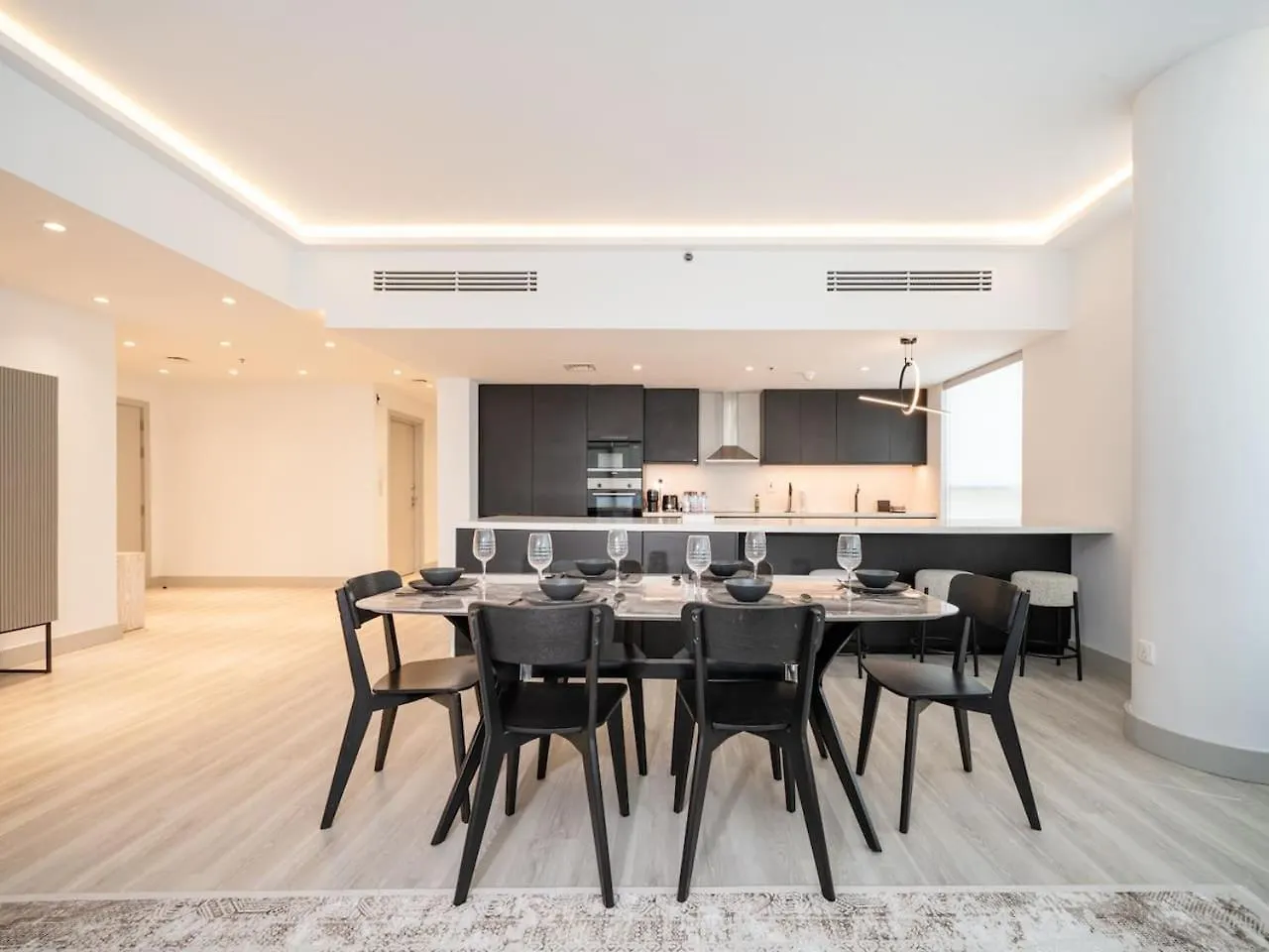 Apartment Waterfront Dubai Marina 3-Bedroom Sanctuary