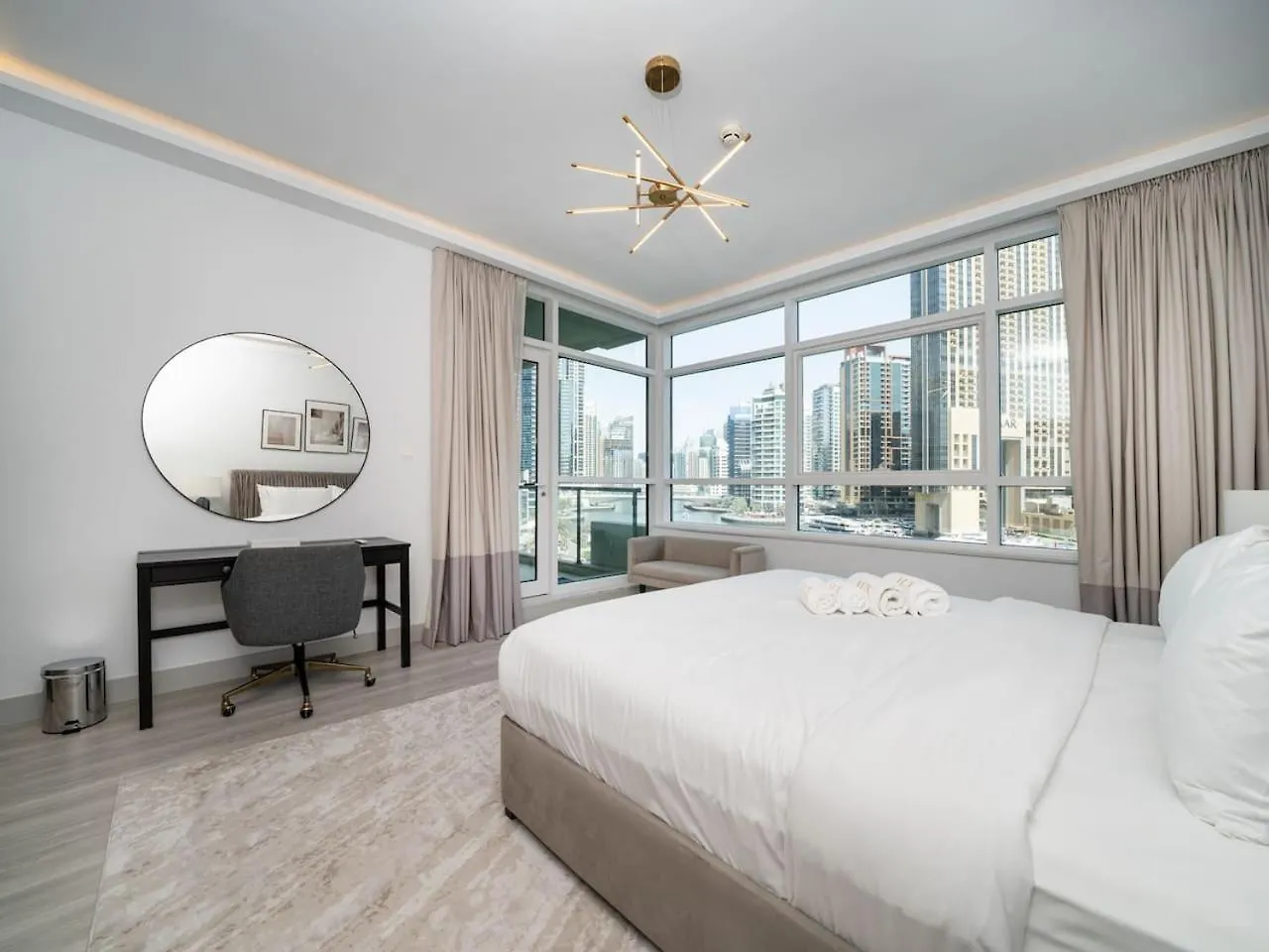Apartment Waterfront Dubai Marina 3-Bedroom Sanctuary
