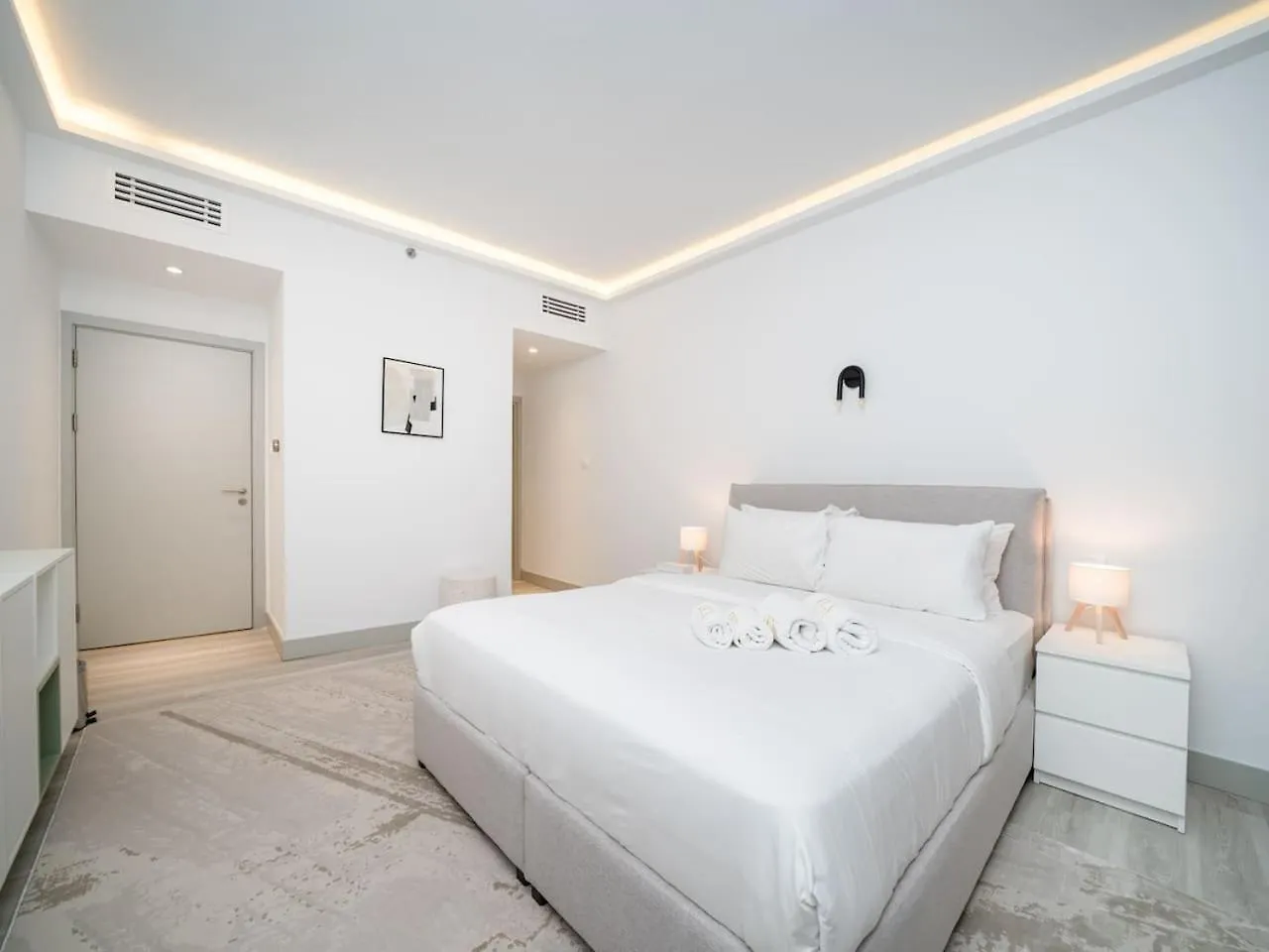 Apartment Waterfront Dubai Marina 3-Bedroom Sanctuary
