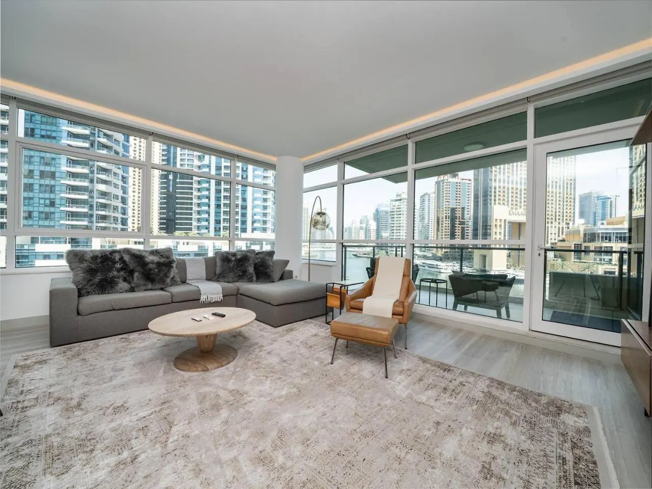 Apartment Waterfront Dubai Marina 3-Bedroom Sanctuary