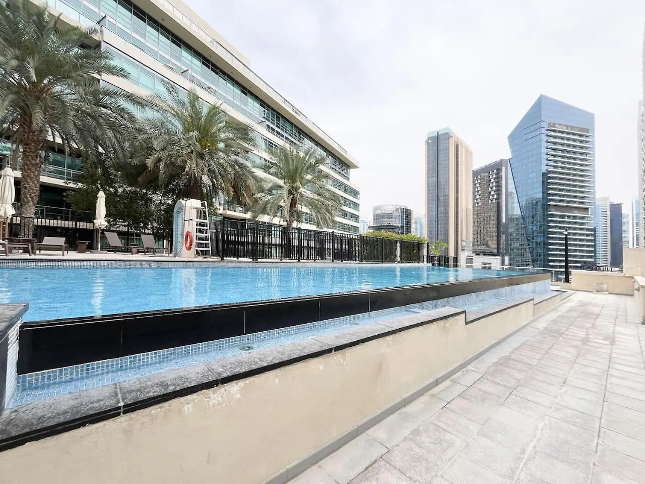 Waterfront Dubai Marina 3-Bedroom Sanctuary 0*,  United Arab Emirates