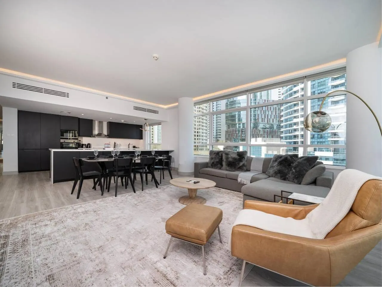 Waterfront Dubai Marina 3-Bedroom Sanctuary 0*,