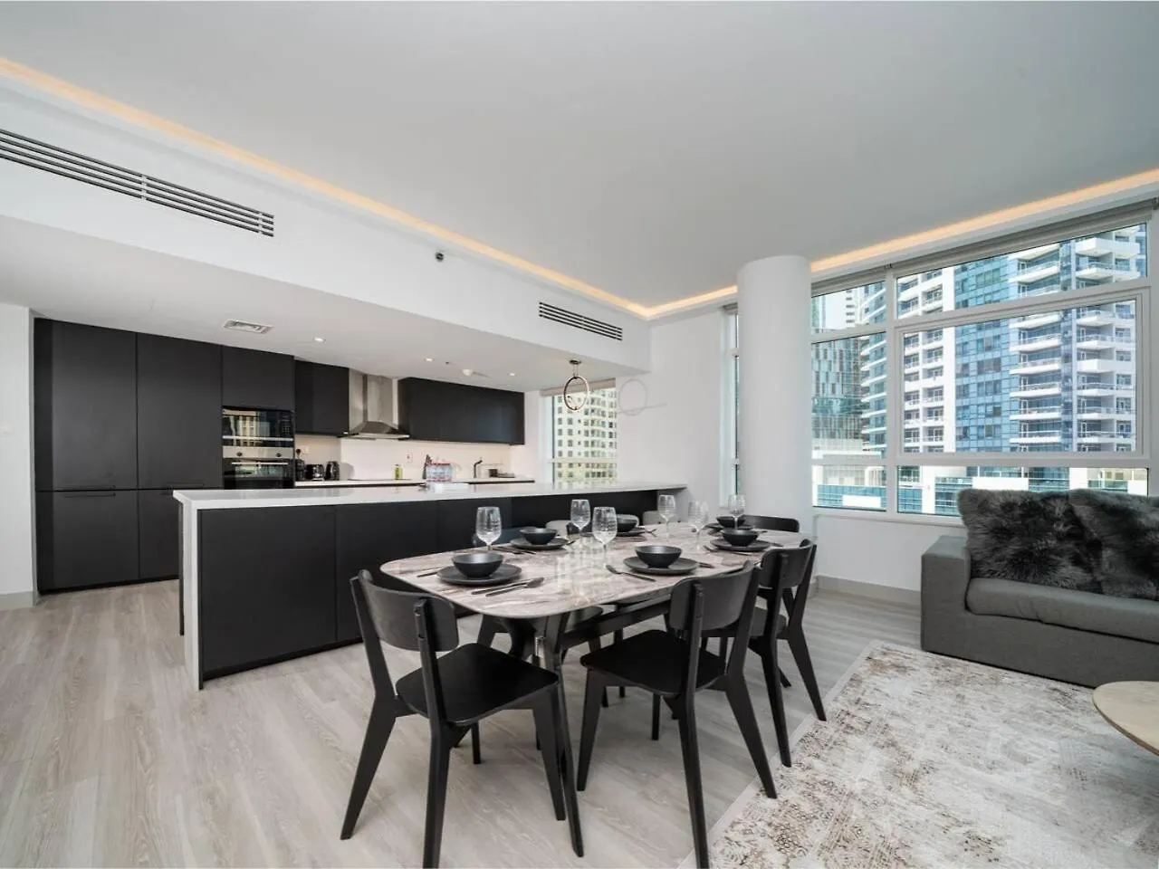 Apartment Waterfront Dubai Marina 3-Bedroom Sanctuary