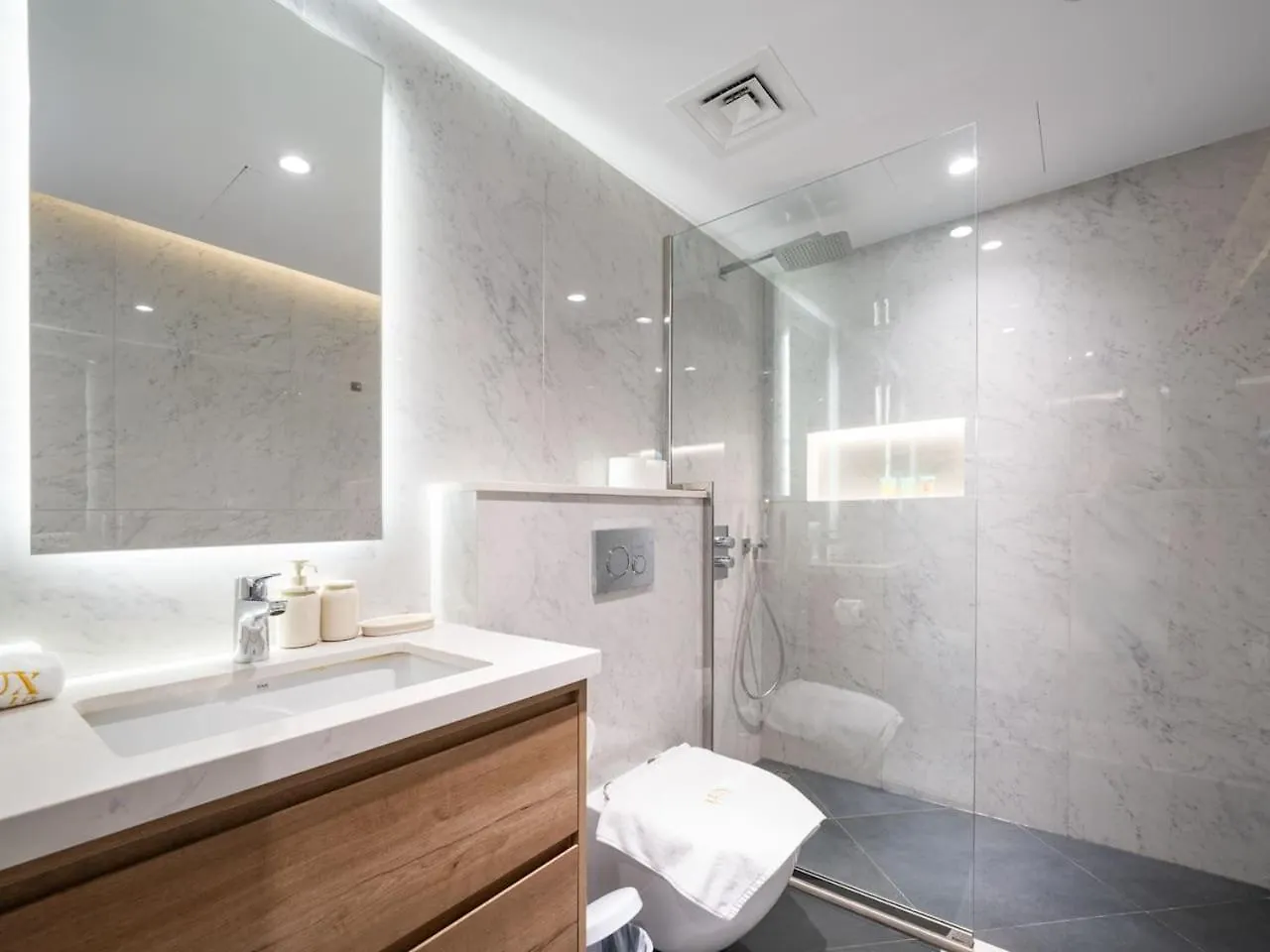 Waterfront Dubai Marina 3-Bedroom Sanctuary Apartament